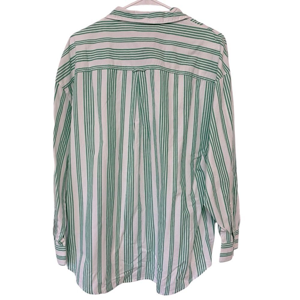Old Navy Oversized Button-Down Boyfriend Shirt Size M - Picture 2 of 7